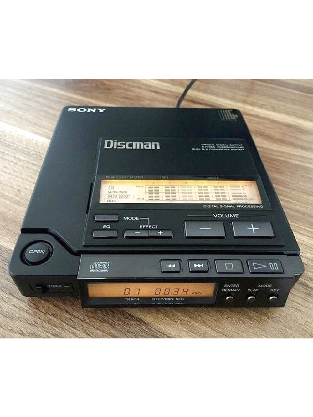 Sony D-Z555 Discman LCD CD Player Made In Japan